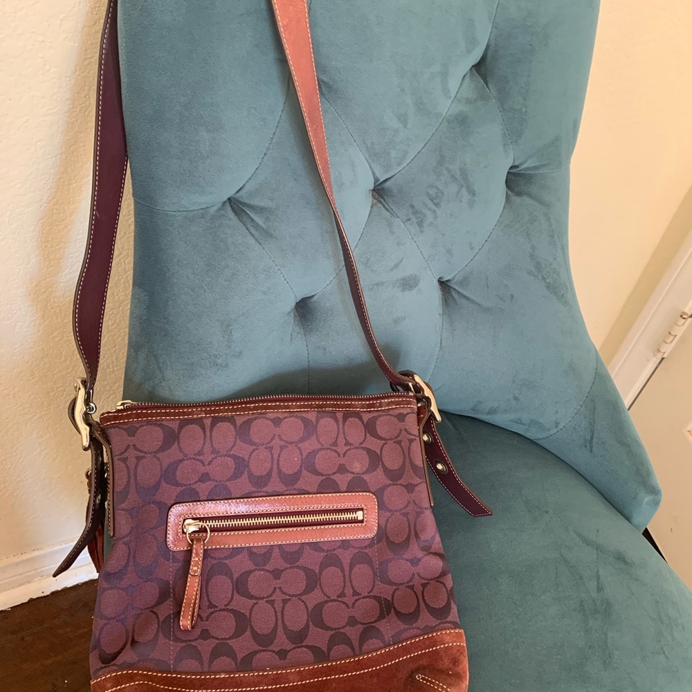 Coach signature C print medium size purse
